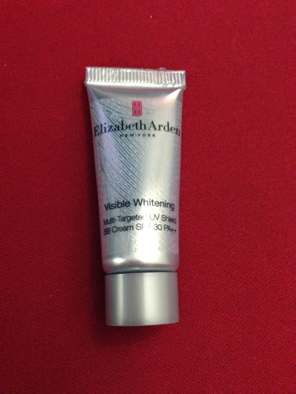 215 PIECES WHOLESALE ELIZABETH ARDEN VISIBLE WHITENING